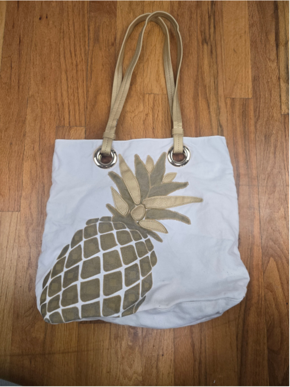 Women's Signature Weekend Tote Bag One Size White Gold Pineapple Print